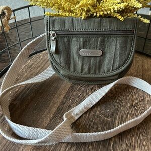 Baggallini Green and Orange Travel Bag with Adjustable Strap